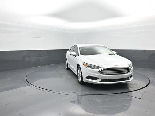 Oxford White 2018 Ford Fusion SE