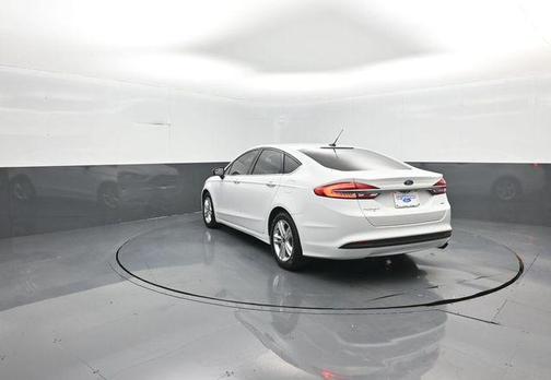 Oxford White 2018 Ford Fusion SE