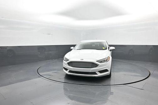 Oxford White 2018 Ford Fusion SE