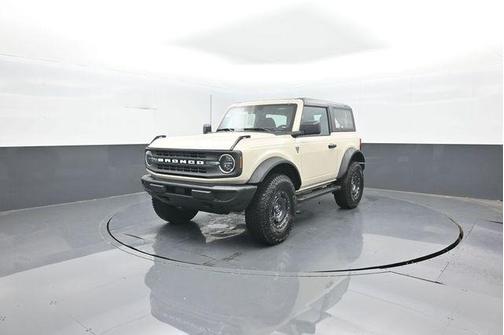 Desert Sand 2025 Ford Bronco Base