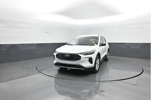 Oxford White 2023 Ford Escape Active
