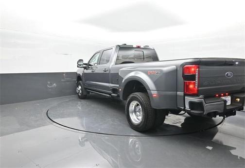 2025 Ford F-350 Lariat Super Duty