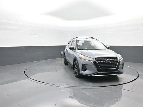 2021 Nissan Kicks SR