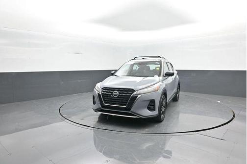 2021 Nissan Kicks SR