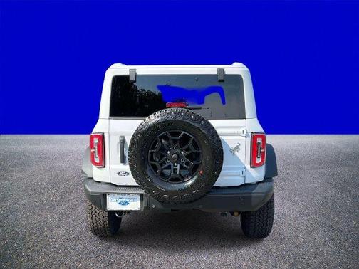Oxford White 2026 Ford Bronco Badlands