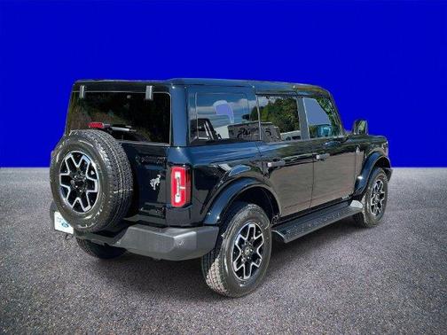Shadow Black 2026 Ford Bronco Outer Banks
