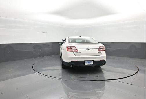 White Platinum Clearcoat Metallic 2018 Ford Taurus Limited