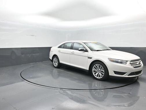 White Platinum Clearcoat Metallic 2018 Ford Taurus Limited