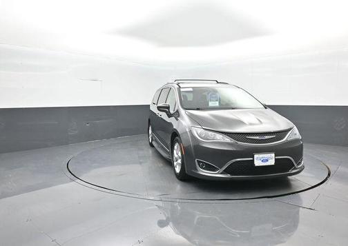 Crystal Metallic 2018 Chrysler Pacifica Touring-L Plus