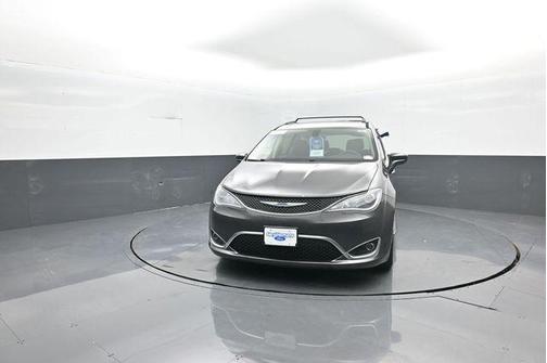 Crystal Metallic 2018 Chrysler Pacifica Touring-L Plus