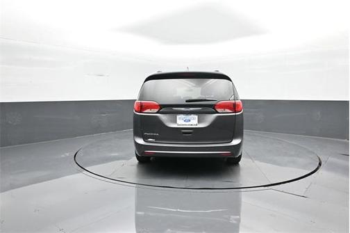 2020 Chrysler Pacifica Touring-L