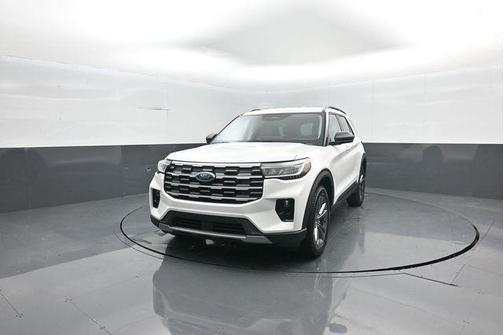 White Metallic 2026 Ford Explorer Active