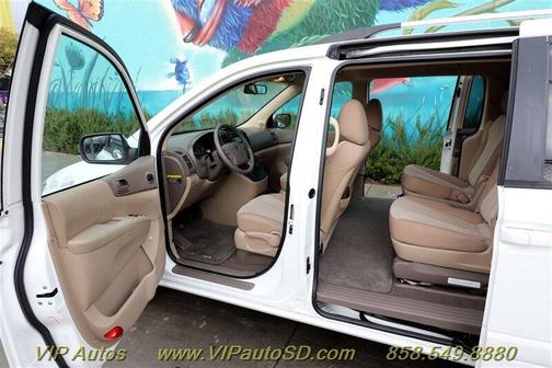 2012 Kia Sedona LX