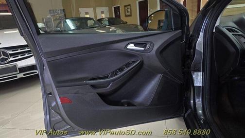 Magnetic 2015 Ford Focus SE
