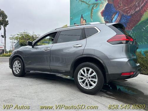 2018 Nissan Rogue SV