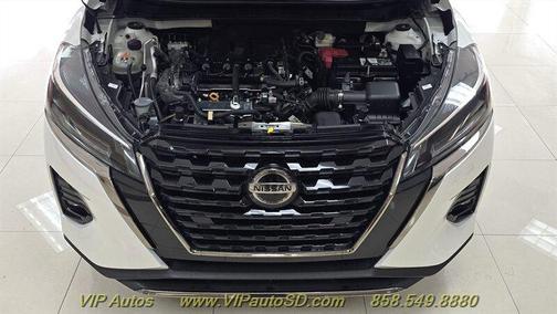 2021 Nissan Kicks SR