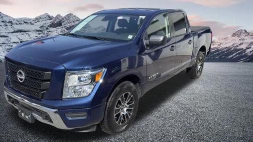 2023 Nissan Titan SV
