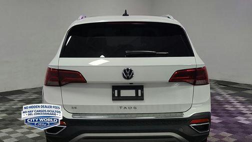 Pure White 2024 Volkswagen Taos 1.5T SE