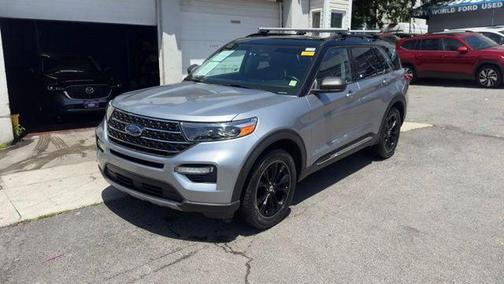 ICONIC SILVER METALLIC 2020 Ford Explorer XLT