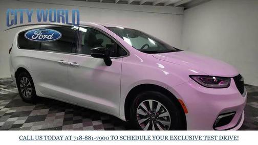 2024 Chrysler Pacifica Hybrid Select