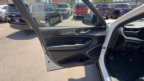 Bright White Clearcoat 2021 Jeep Grand Cherokee L Altitude
