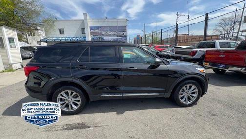 AGATE BLACK METALLIC 2023 Ford Explorer XLT