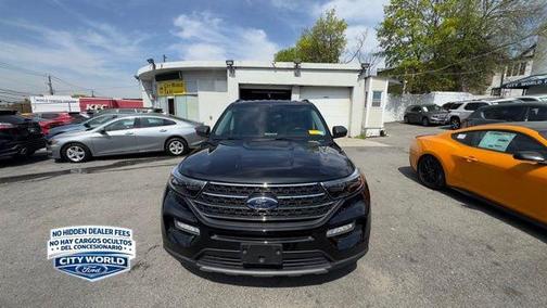 AGATE BLACK METALLIC 2023 Ford Explorer XLT