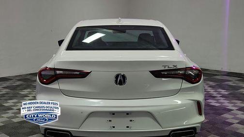Sparkle Silver met 2023 Acura TLX Technology