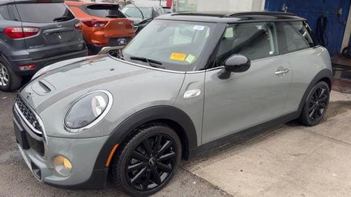 Moonwalk Grey Metallic 2019 MINI Hardtop Cooper S