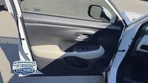 Platinum White Pearl 2024 Honda HR-V LX