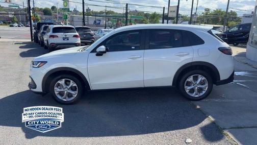 Platinum White Pearl 2024 Honda HR-V LX