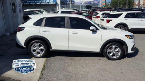 Platinum White Pearl 2024 Honda HR-V LX