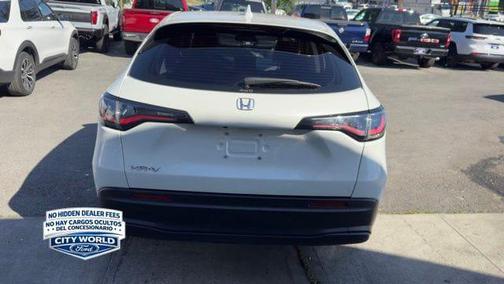 Platinum White Pearl 2024 Honda HR-V LX