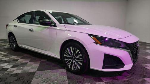 Glacier White 2025 Nissan Altima 2.5 SV