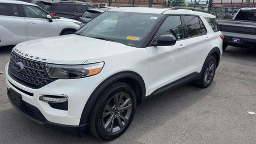 STAR WHITE MET TRI-COAT 2023 Ford Explorer XLT