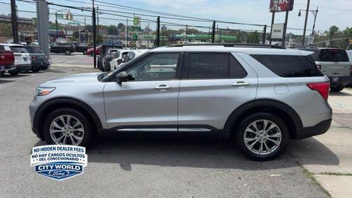 Iconic Silver Metallic 2022 Ford Explorer XLT