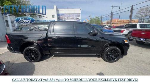 Diamond Black Crystal Pearlcoat 2025 RAM 1500 ST