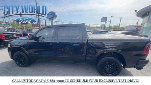 Diamond Black Crystal Pearlcoat 2025 RAM 1500 ST