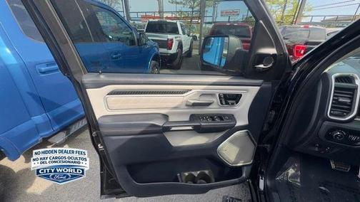 Diamond Black Crystal Pearlcoat 2025 RAM 1500 ST