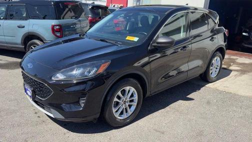 AGATE BLACK METALLIC 2022 Ford Escape SE