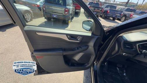 AGATE BLACK METALLIC 2022 Ford Escape SE