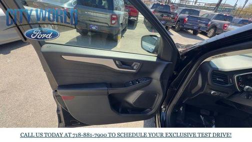 AGATE BLACK METALLIC 2022 Ford Escape SE