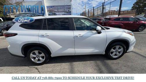 2024 Toyota Highlander LE