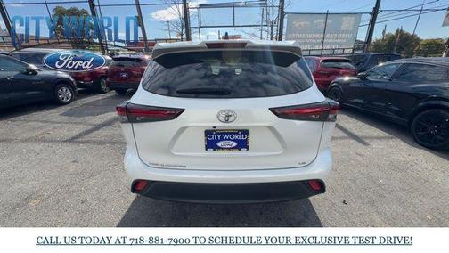 2024 Toyota Highlander LE