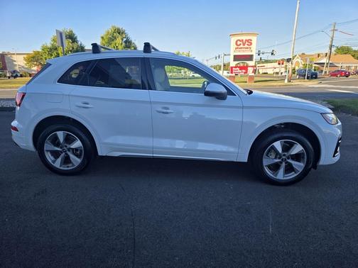 2023 Audi Q5 40 Premium Plus