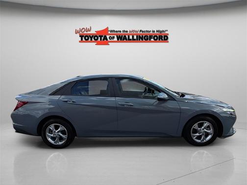 2022 Hyundai ELANTRA SE