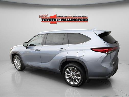 Moon Dust 2020 Toyota Highlander Limited
