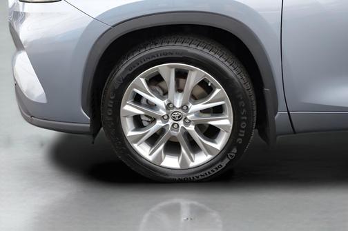 Moon Dust 2020 Toyota Highlander Limited