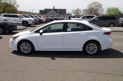 Ice 2026 Toyota Corolla LE