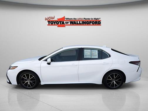 Ice Cap 2024 Toyota Camry SE